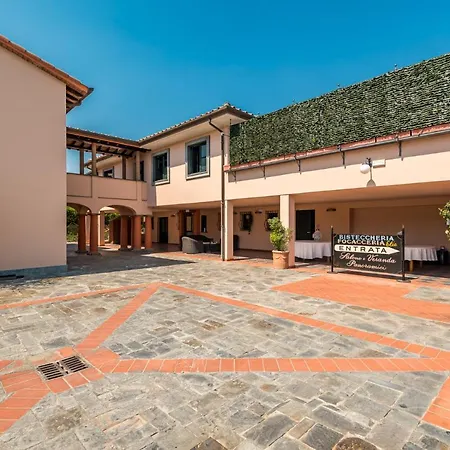 Hotel La Pietra Restaurant 3*