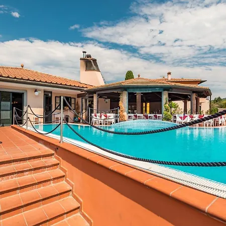 La Pietra Restaurant