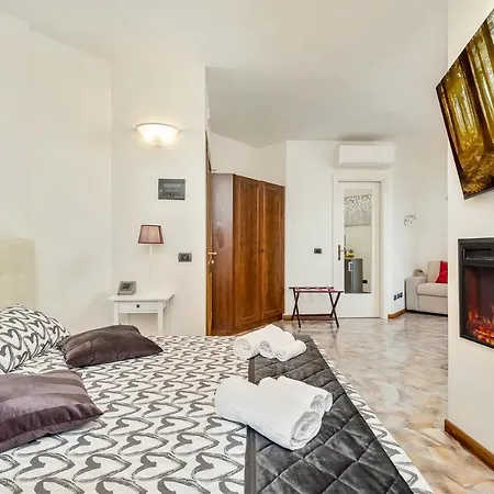 La Pietra Restaurant