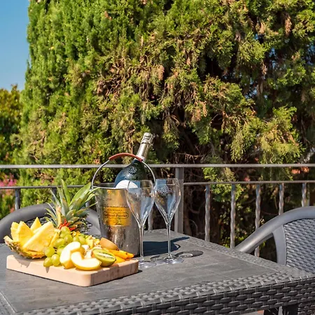 La Pietra Restaurant 3*