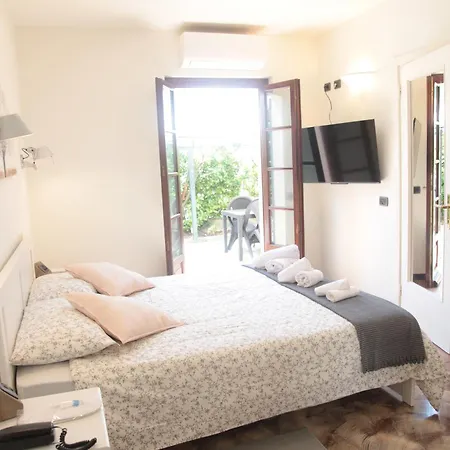 La Pietra Restaurant Hotel 3*