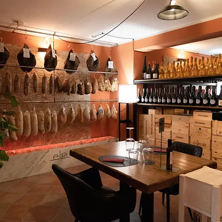 La Pietra Restaurant 호텔 3*